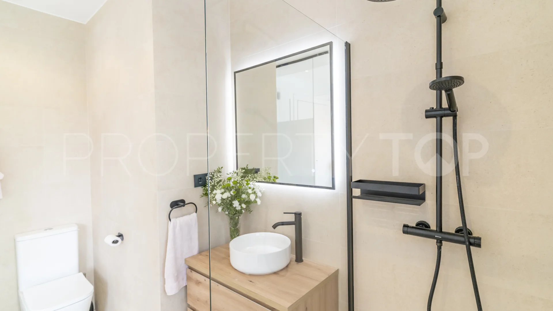 For sale 4 bedrooms villa in Sierra Blanca Country Club