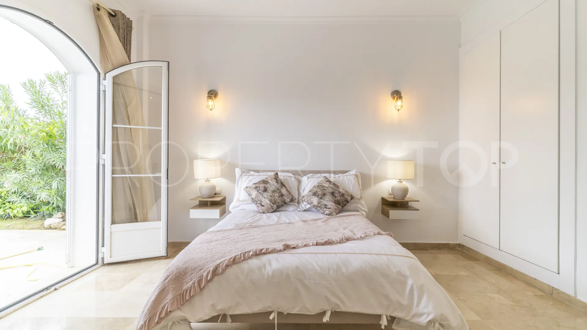 For sale 4 bedrooms villa in Sierra Blanca Country Club