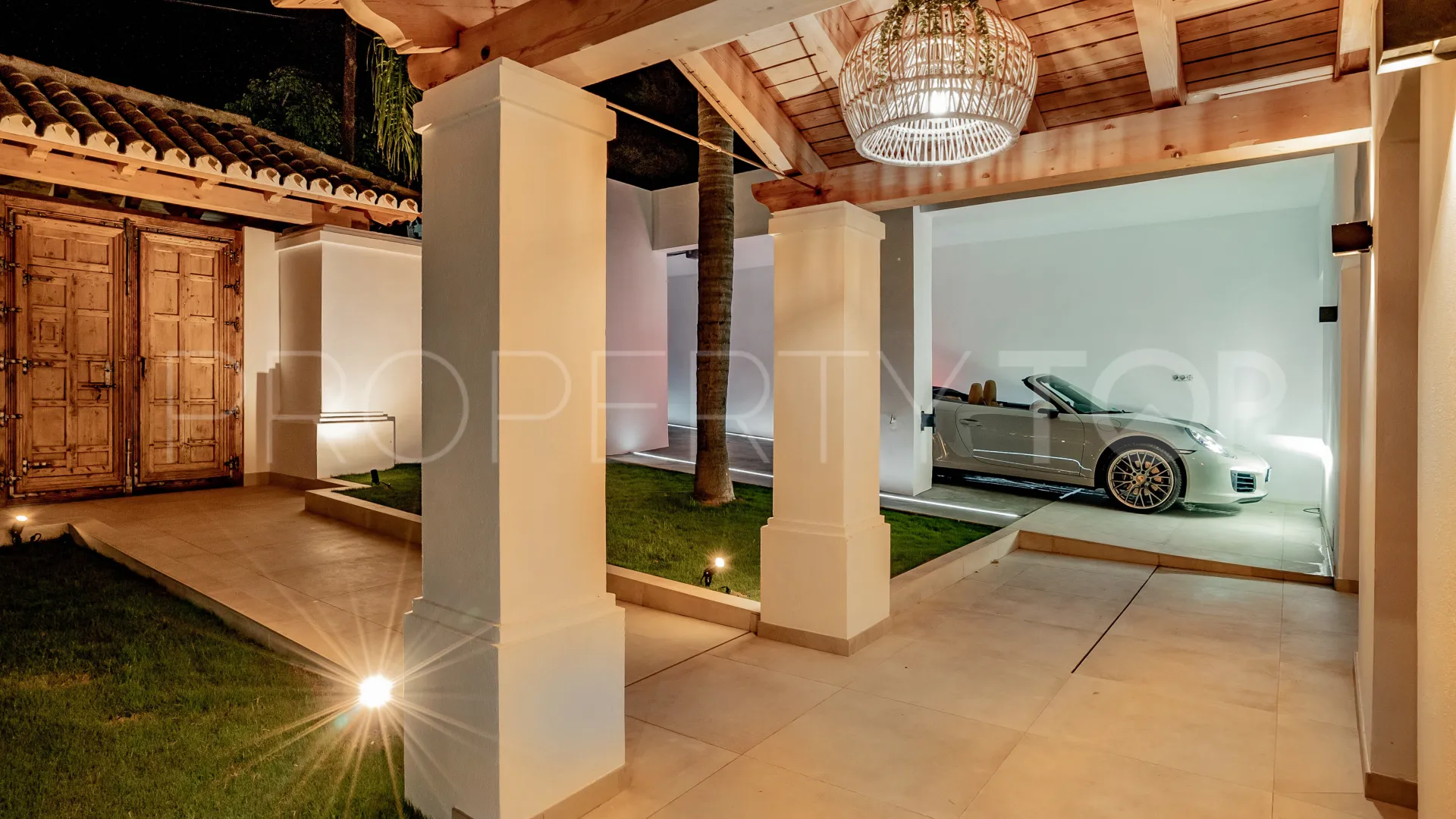 Nagüeles 6 bedrooms villa for sale