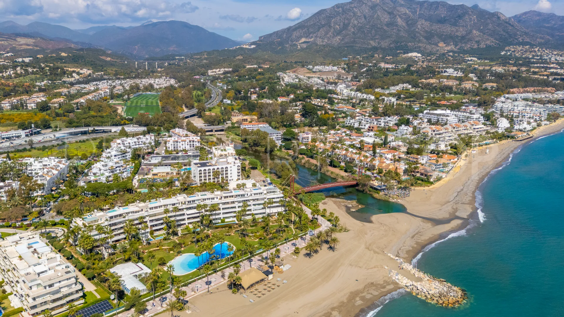 Apartamento planta baja con 3 dormitorios en venta en Los Granados