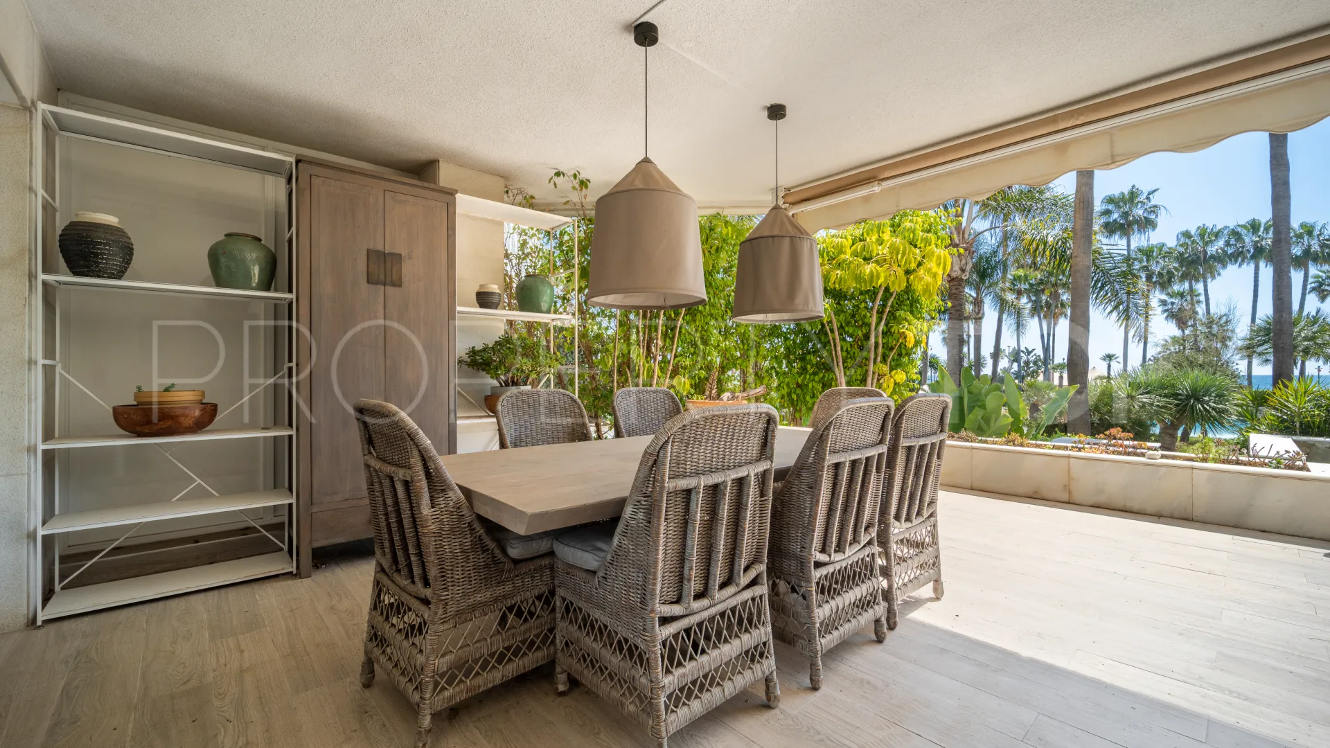Apartamento planta baja con 3 dormitorios en venta en Los Granados