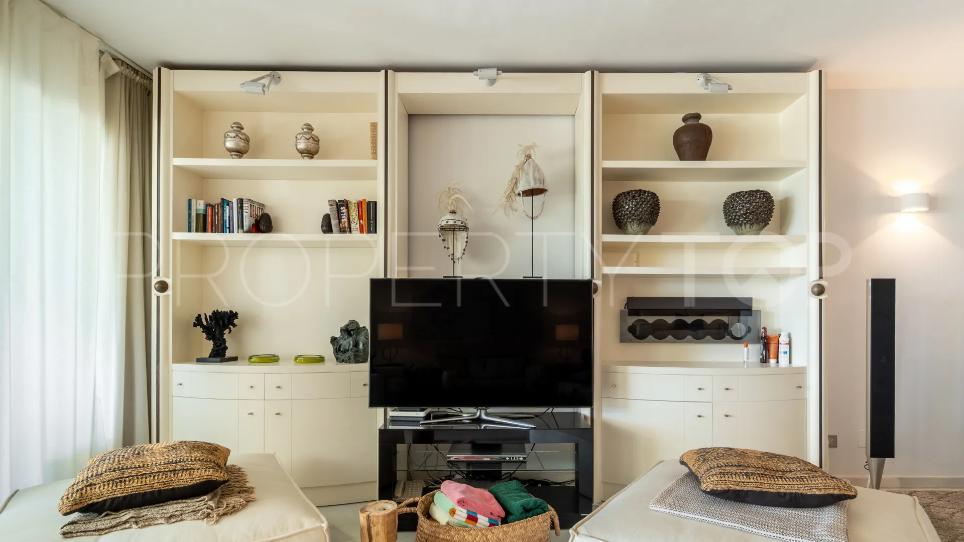 Apartamento planta baja con 3 dormitorios en venta en Los Granados