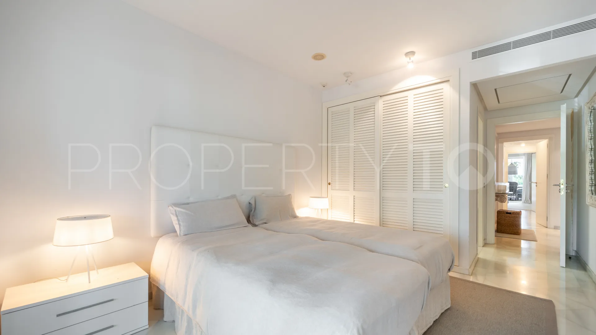 Apartamento planta baja con 3 dormitorios en venta en Los Granados
