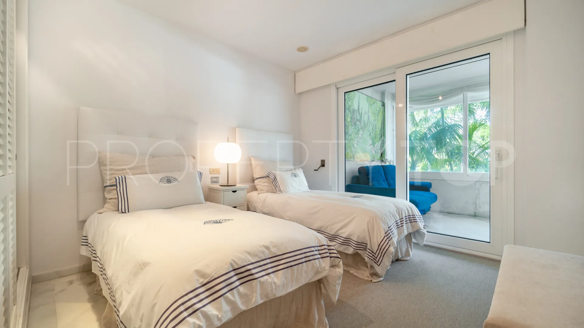 Apartamento planta baja con 3 dormitorios en venta en Los Granados