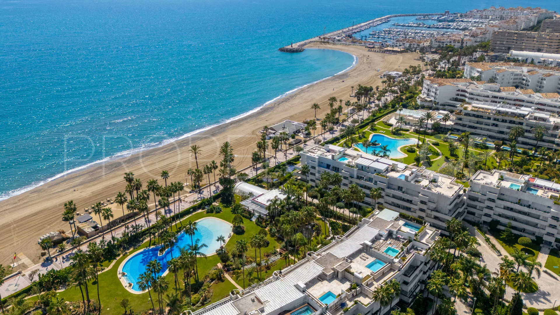 Apartamento planta baja con 3 dormitorios en venta en Los Granados