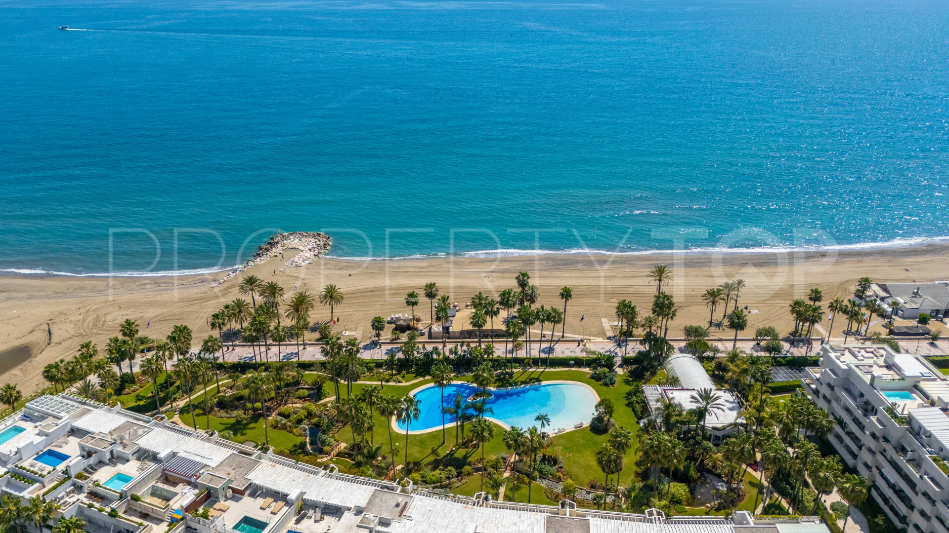 Apartamento planta baja con 3 dormitorios en venta en Los Granados