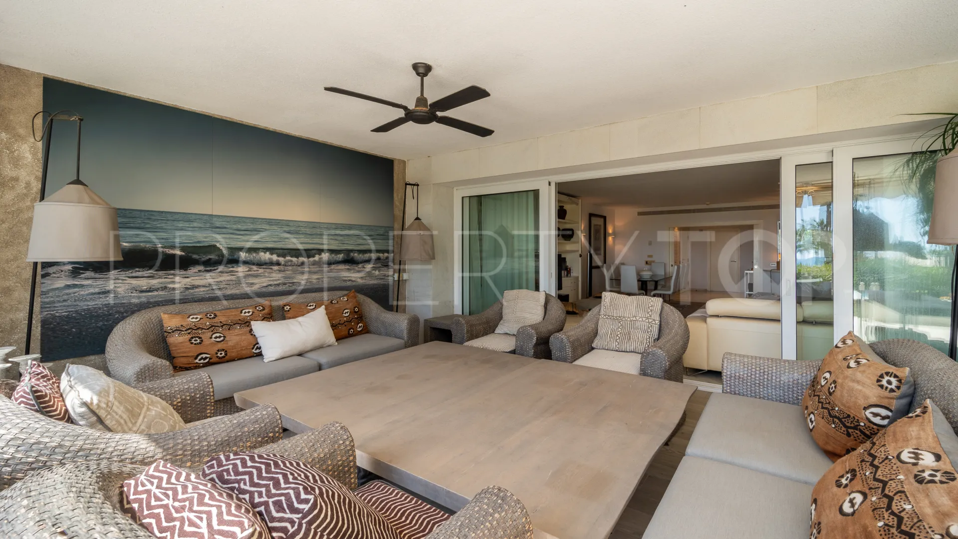 Apartamento planta baja con 3 dormitorios en venta en Los Granados