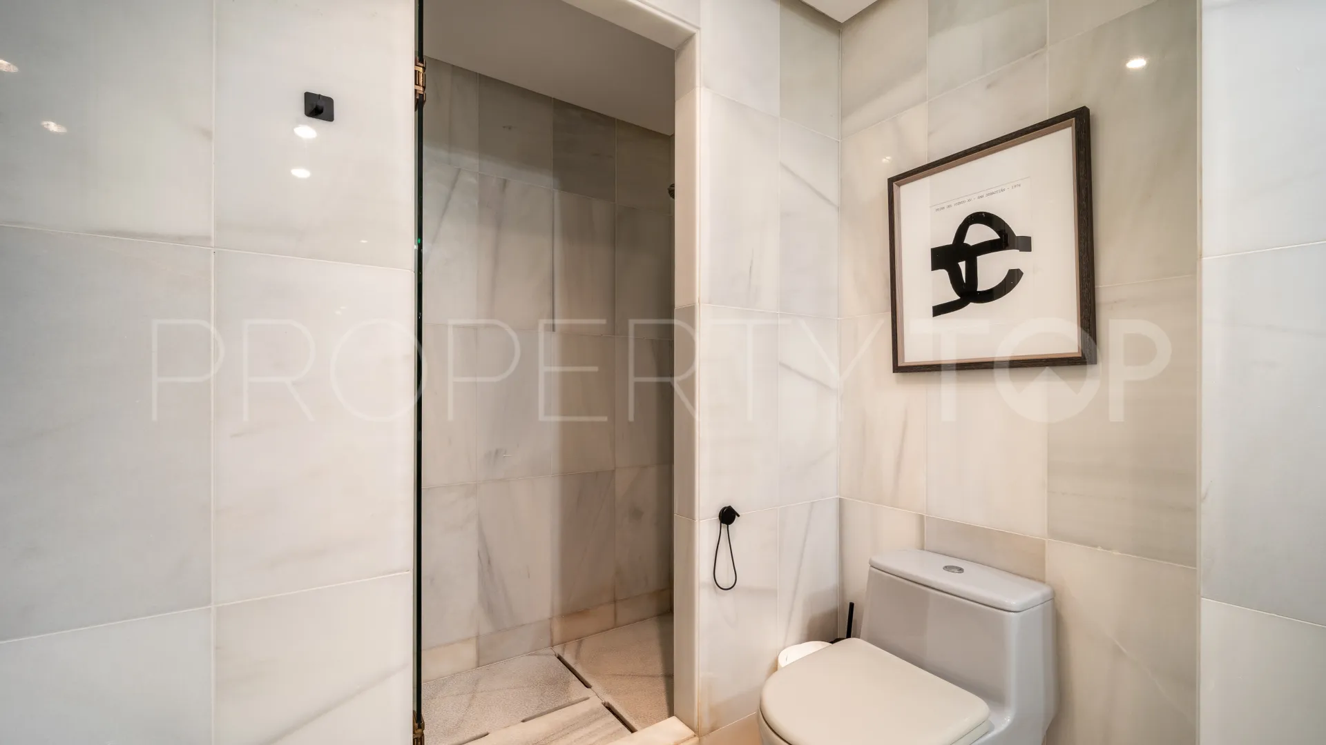 Apartamento planta baja con 3 dormitorios en venta en Los Granados