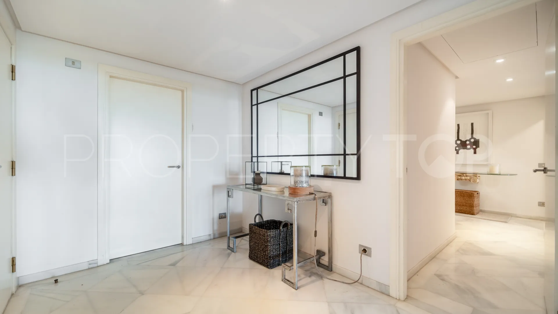 Apartamento planta baja con 3 dormitorios en venta en Los Granados