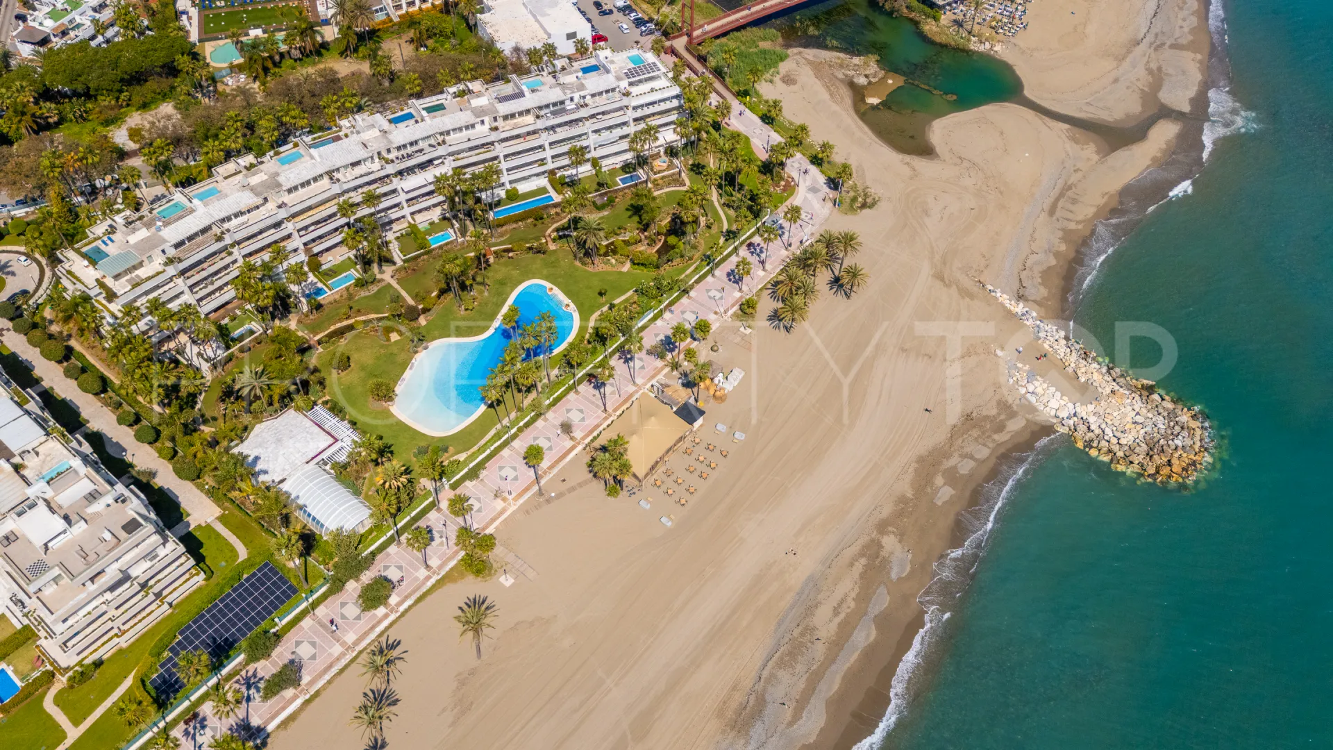 Apartamento planta baja con 3 dormitorios en venta en Los Granados