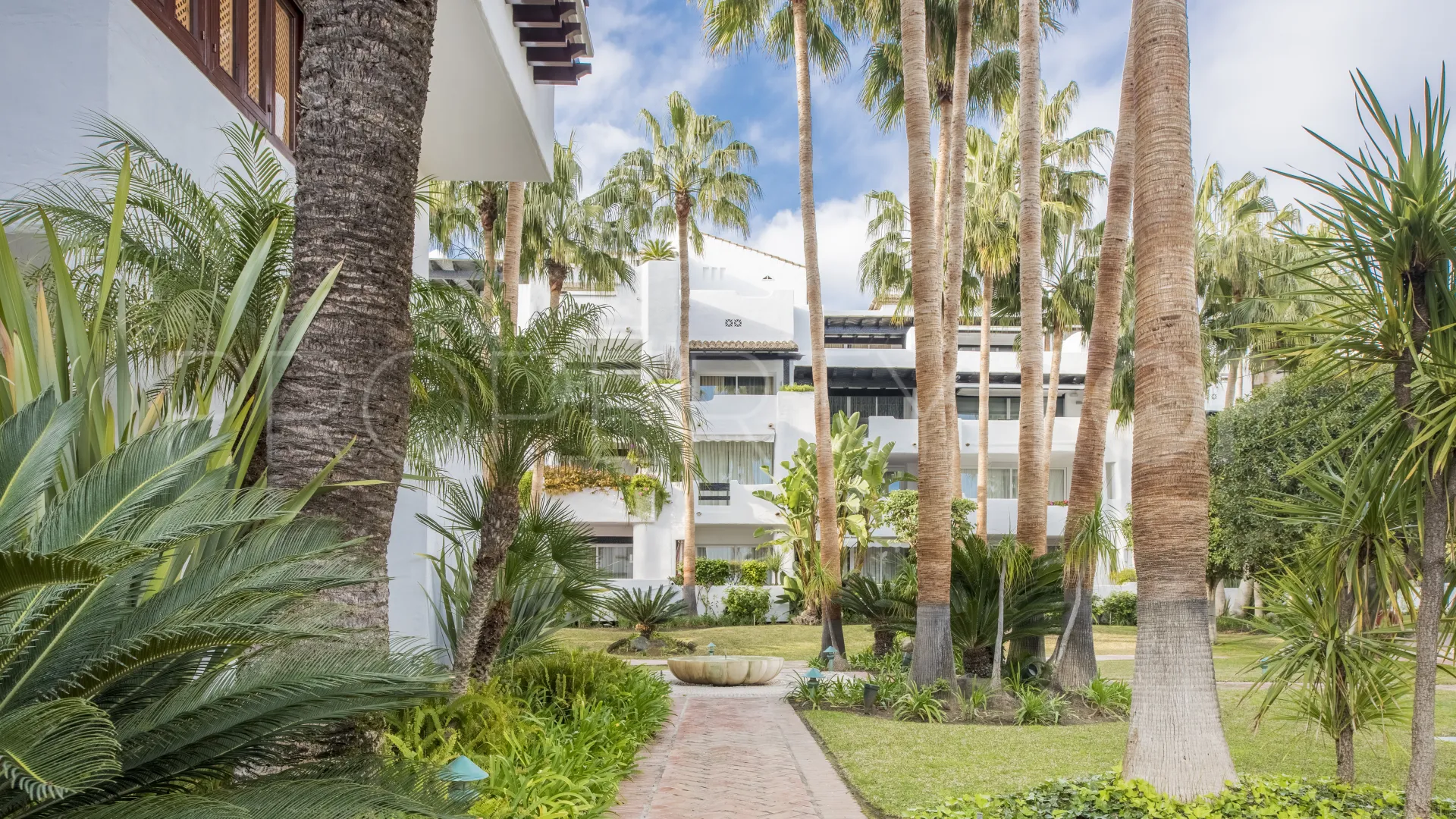 For sale duplex penthouse with 3 bedrooms in Marina Puente Romano