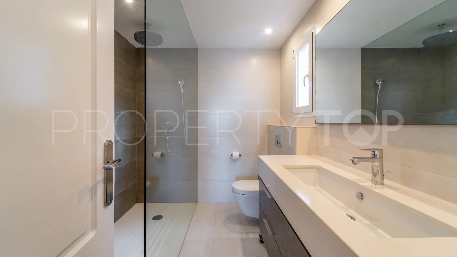 For sale duplex penthouse with 3 bedrooms in Marina Puente Romano