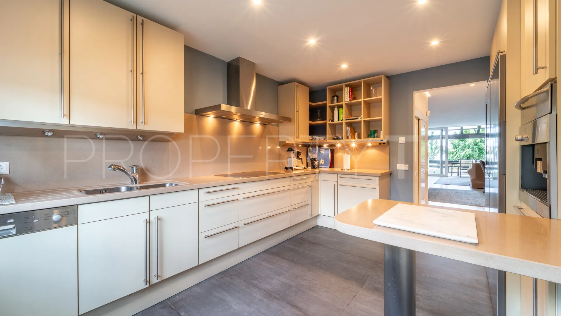 For sale duplex penthouse with 3 bedrooms in Marina Puente Romano