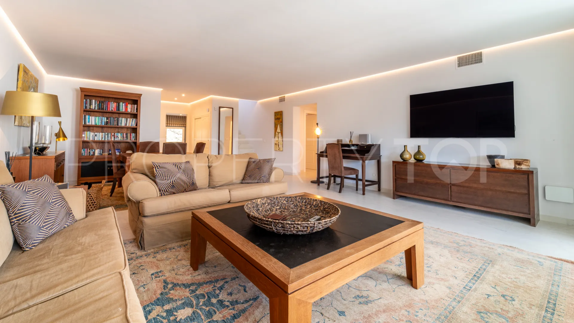 For sale duplex penthouse with 3 bedrooms in Marina Puente Romano