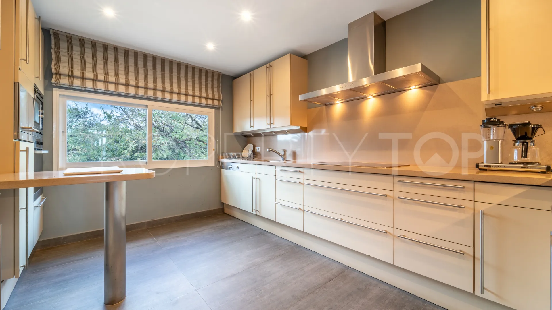 For sale duplex penthouse with 3 bedrooms in Marina Puente Romano