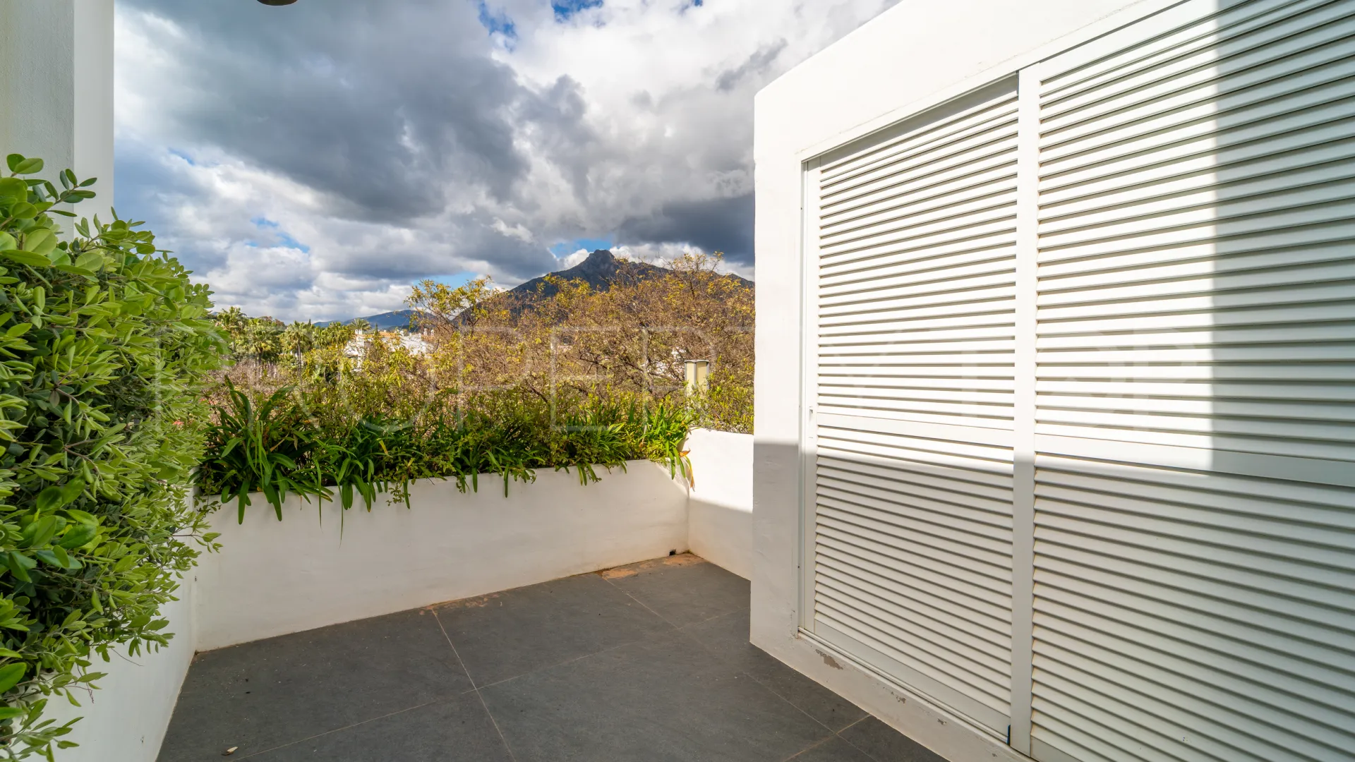 For sale duplex penthouse with 3 bedrooms in Marina Puente Romano