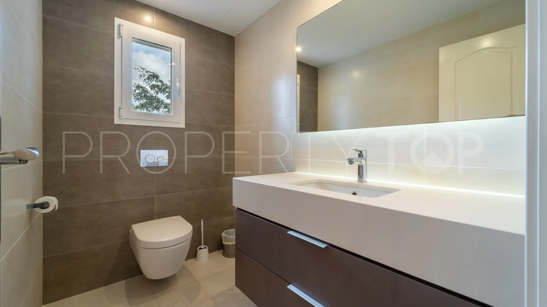 For sale duplex penthouse with 3 bedrooms in Marina Puente Romano
