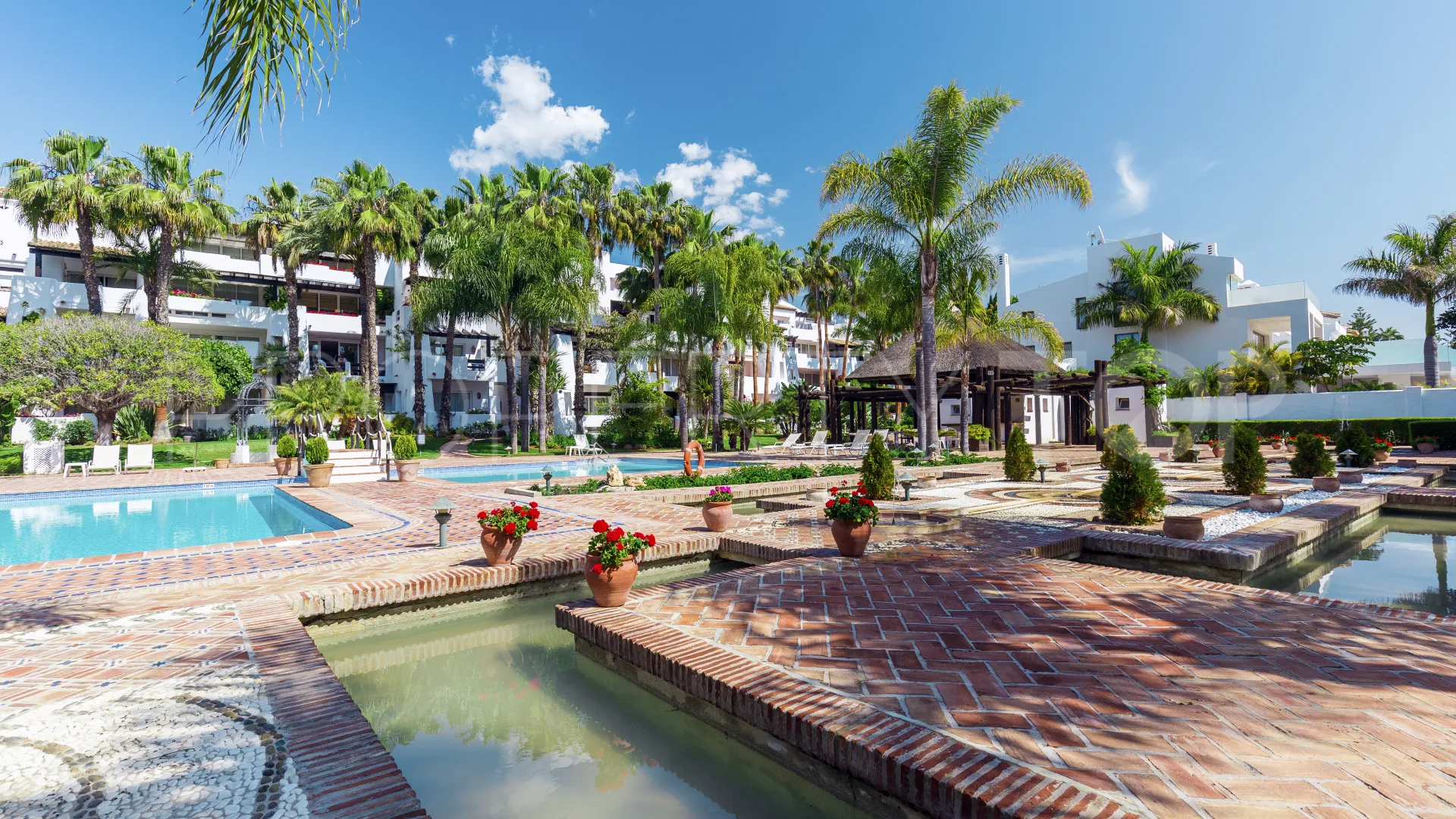 For sale duplex penthouse with 3 bedrooms in Marina Puente Romano