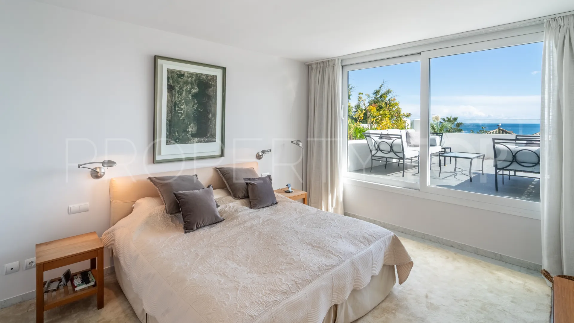 For sale duplex penthouse with 3 bedrooms in Marina Puente Romano