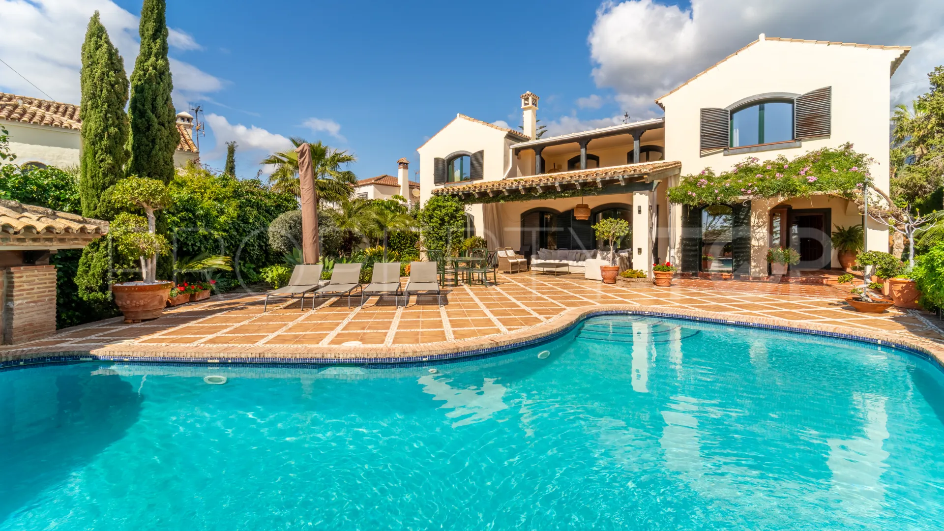 Villa con 4 dormitorios en venta en El Higueral
