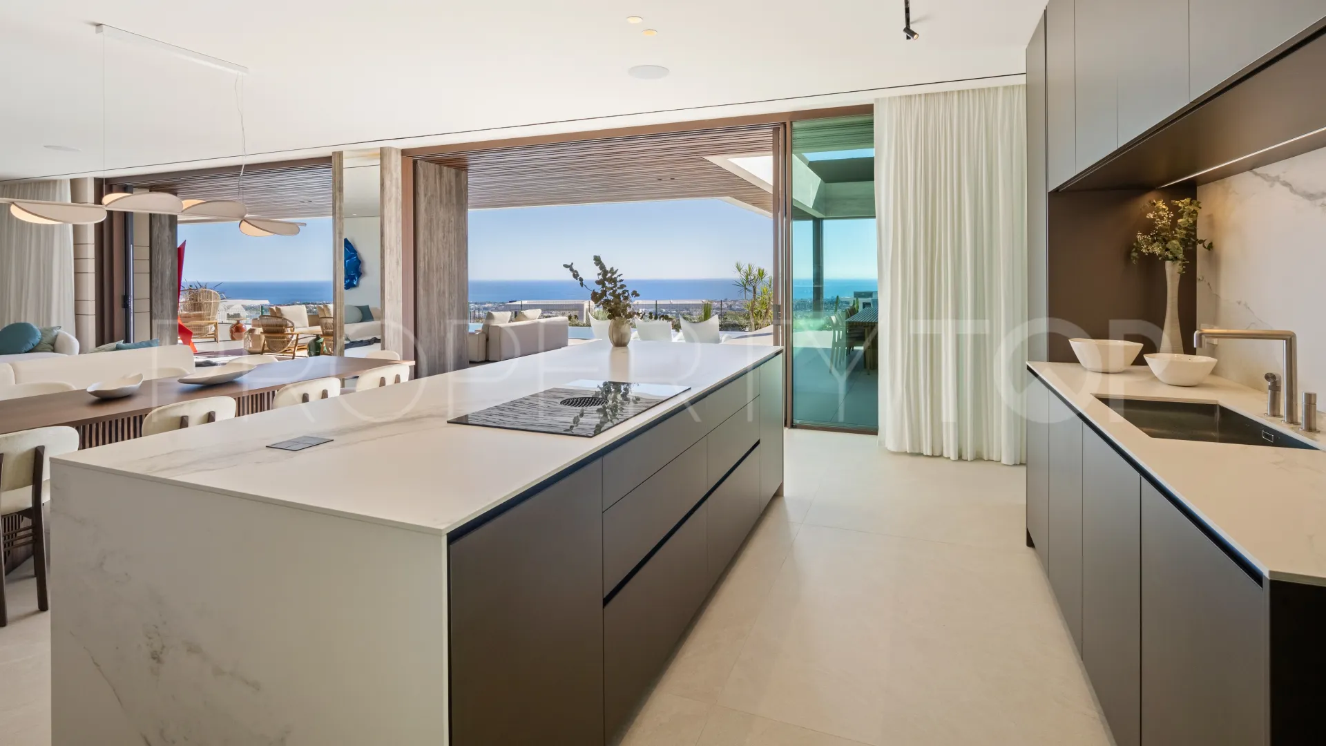 For sale villa with 6 bedrooms in Benahavis