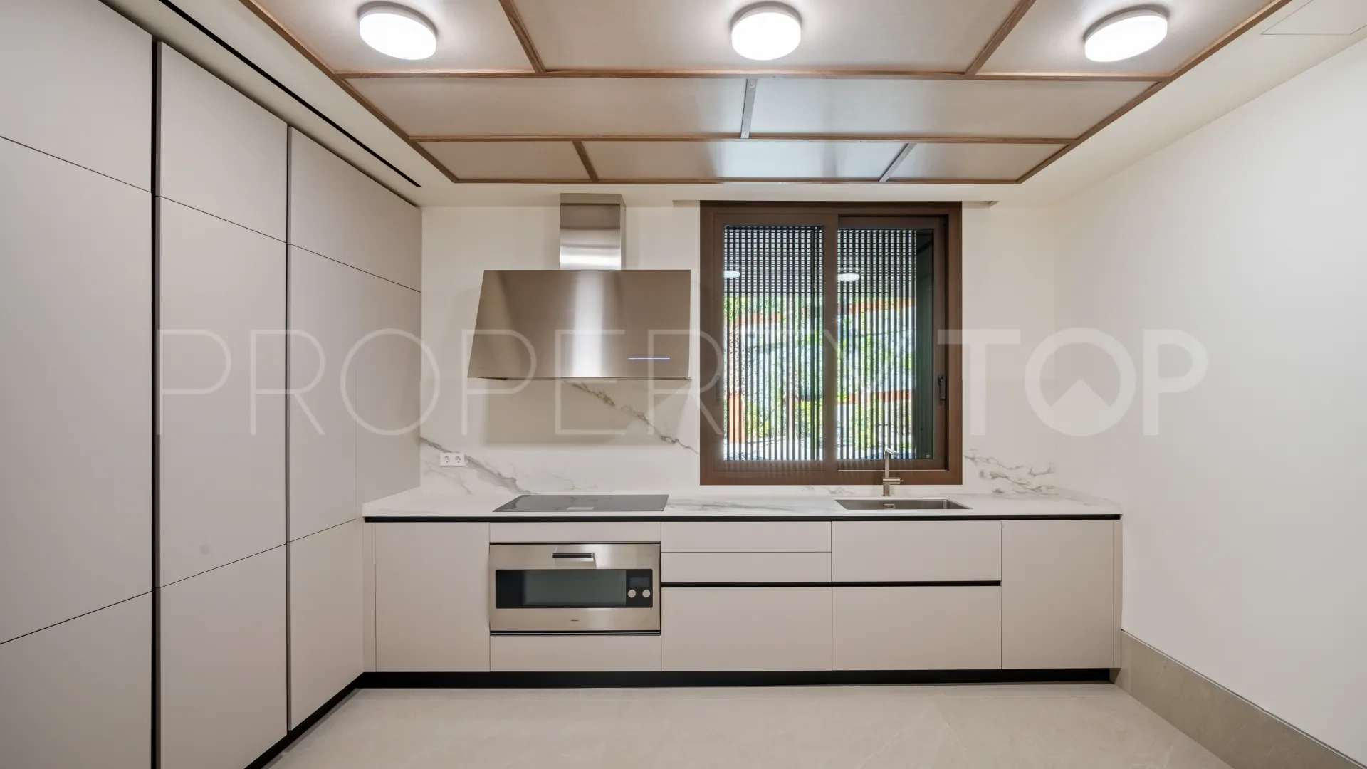 For sale villa with 6 bedrooms in Benahavis