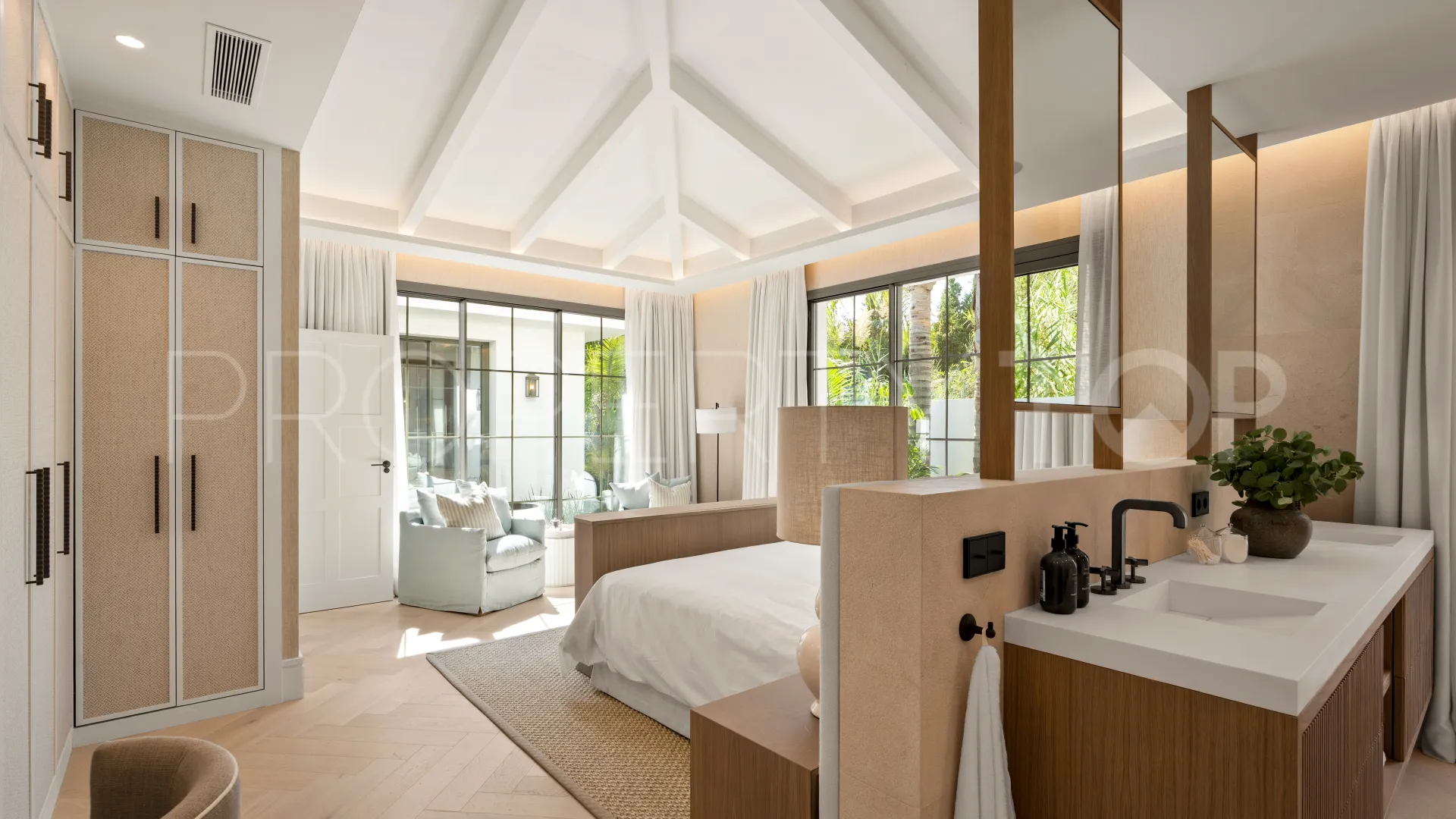 Nagüeles villa for sale