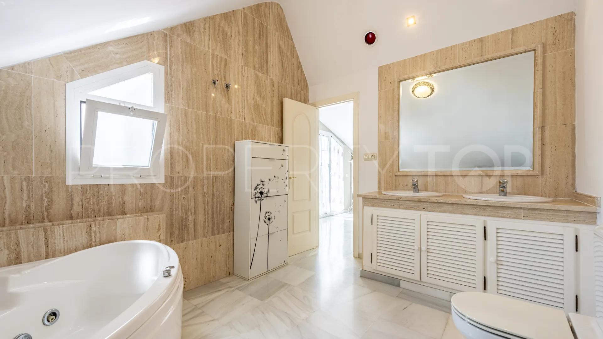 3 bedrooms town house in Arco Iris for sale