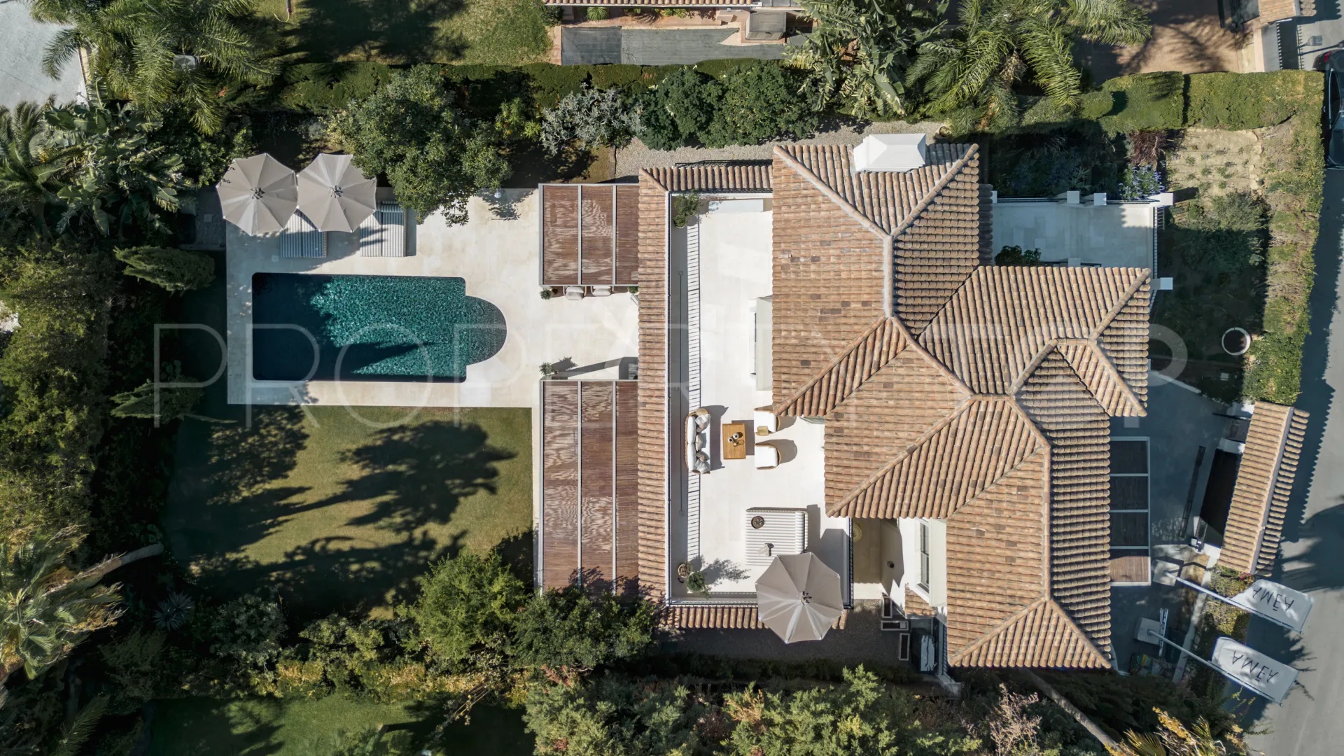 Comprar villa en Nueva Andalucia