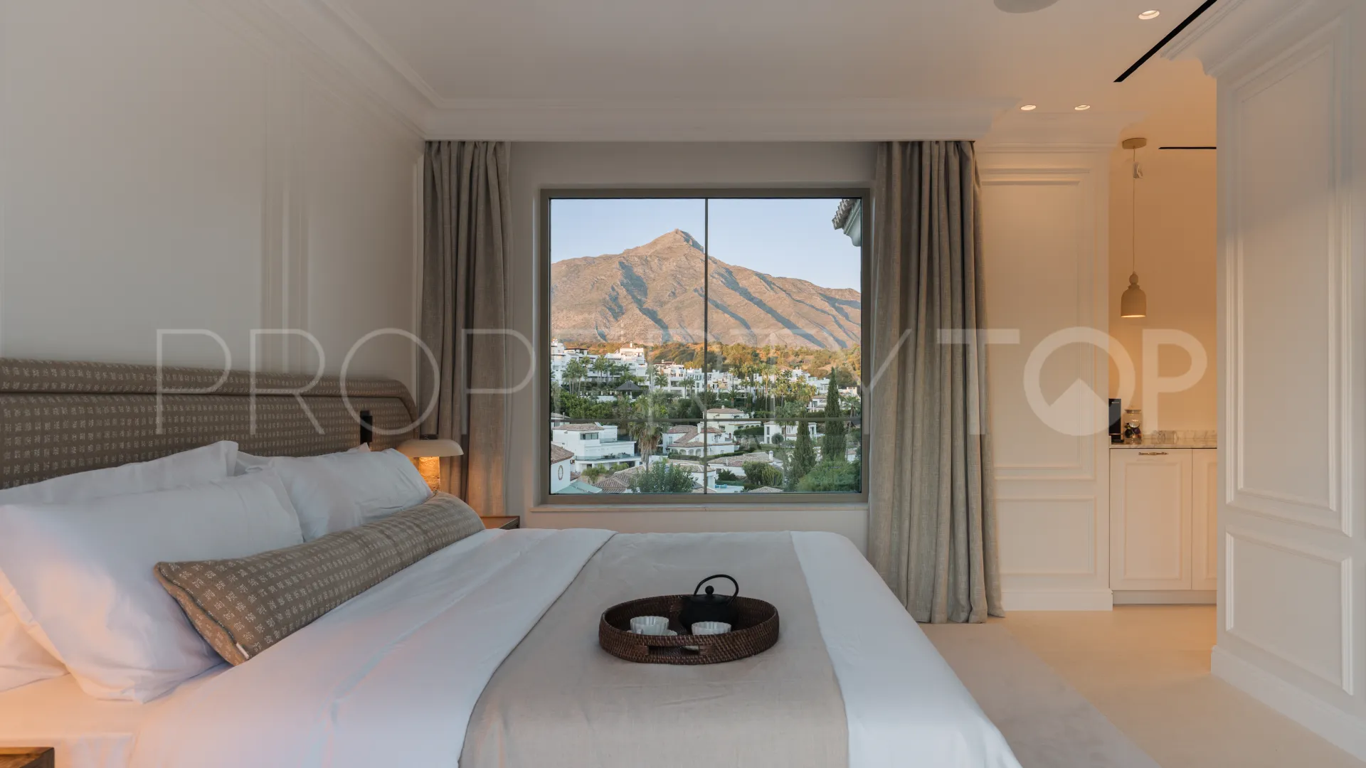 Comprar villa en Nueva Andalucia