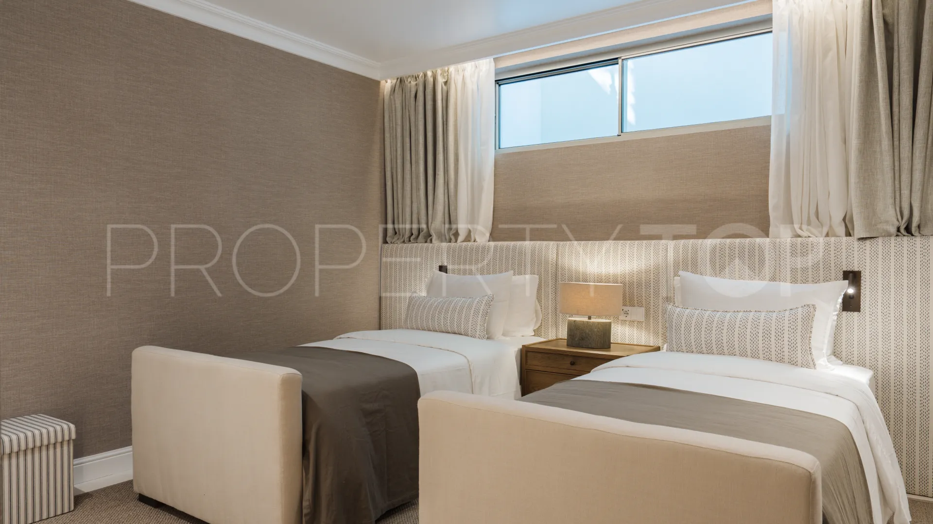 Comprar villa en Nueva Andalucia
