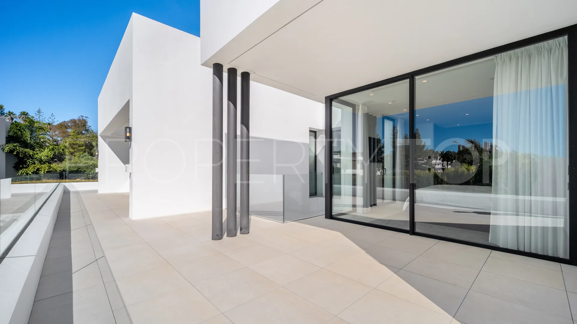 Buy villa in Las Lomas del Marbella Club