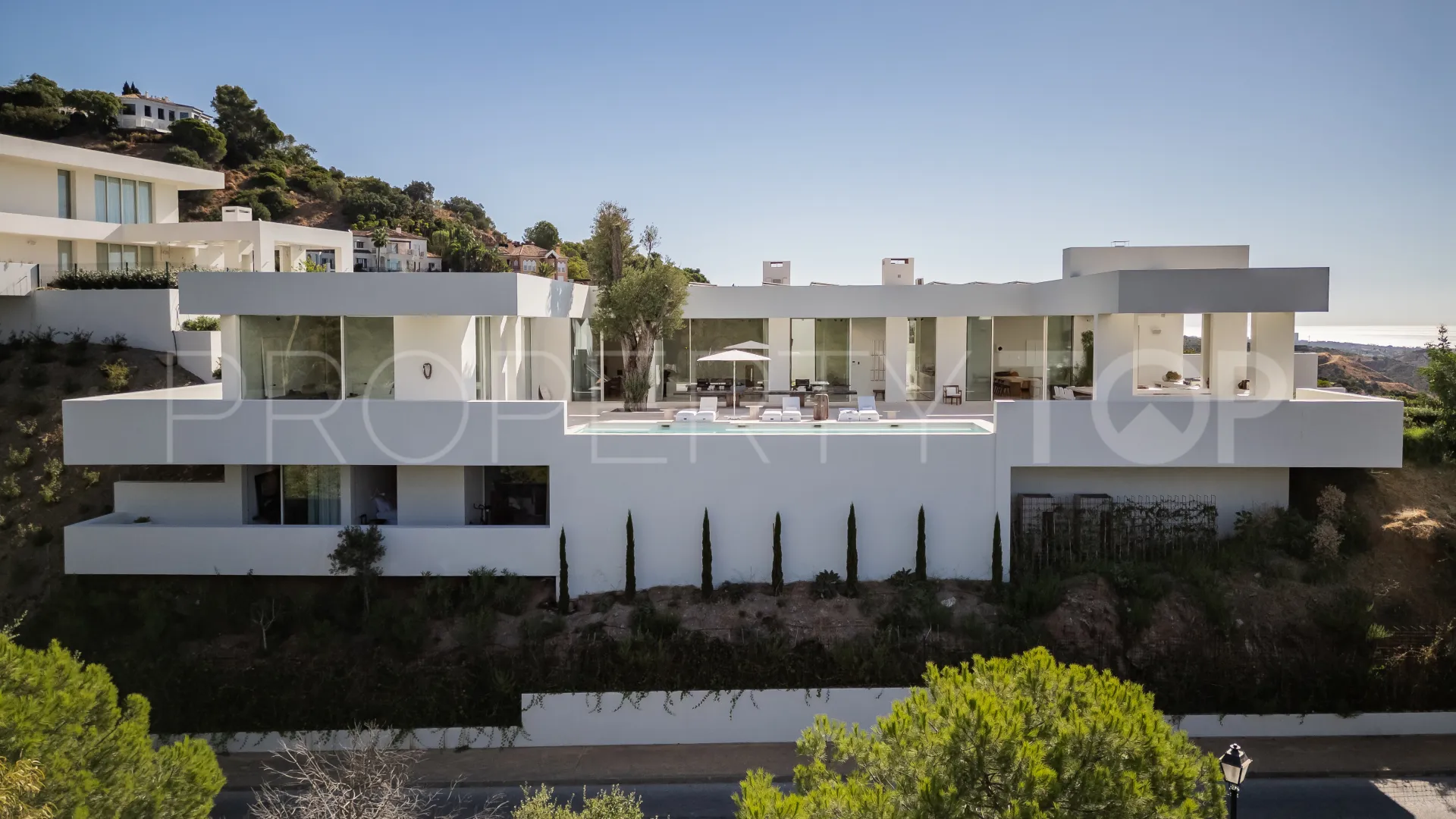 Villa for sale in Los Altos de los Monteros