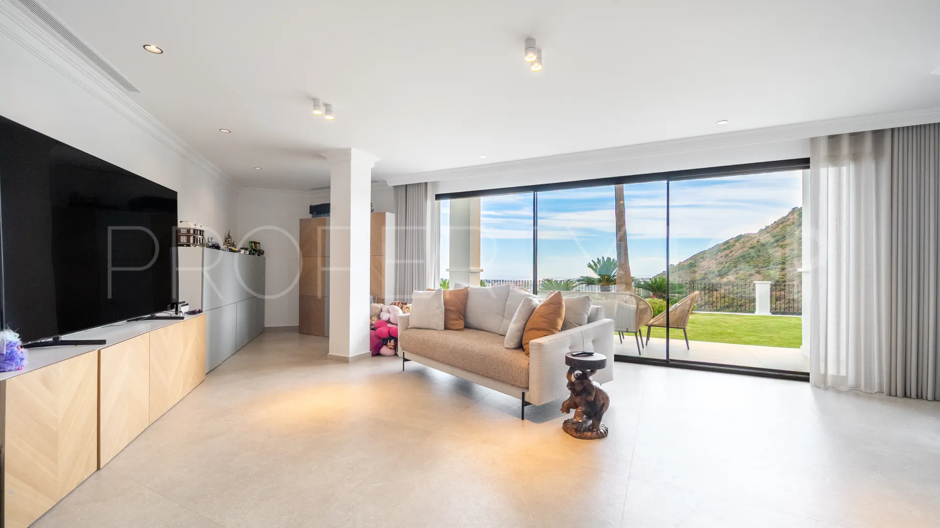 Villa a la venta en Los Arqueros de 5 dormitorios