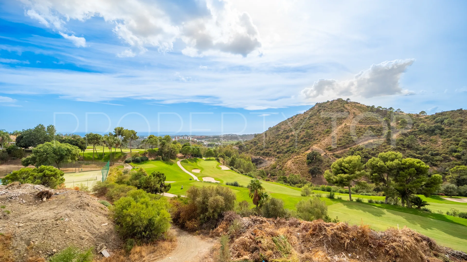 Villa a la venta en Los Arqueros de 5 dormitorios