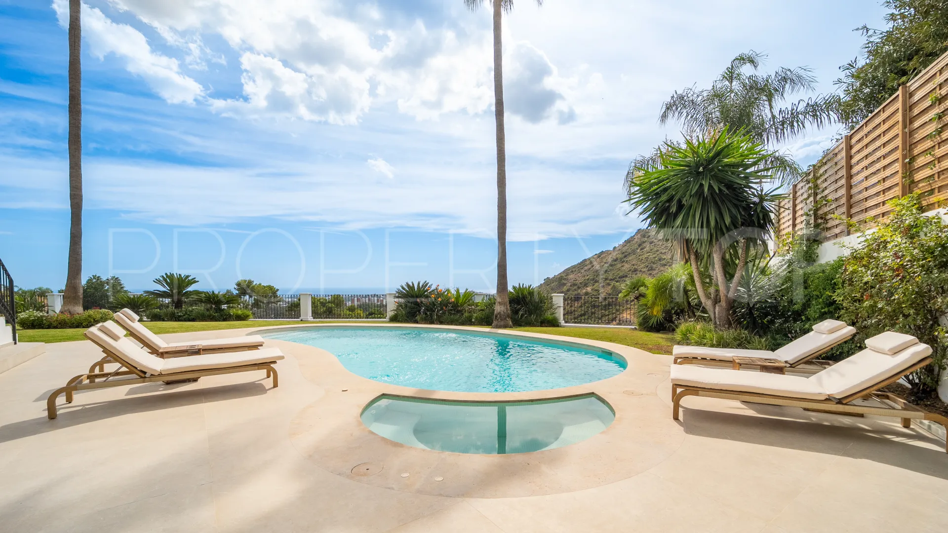 Villa a la venta en Los Arqueros de 5 dormitorios