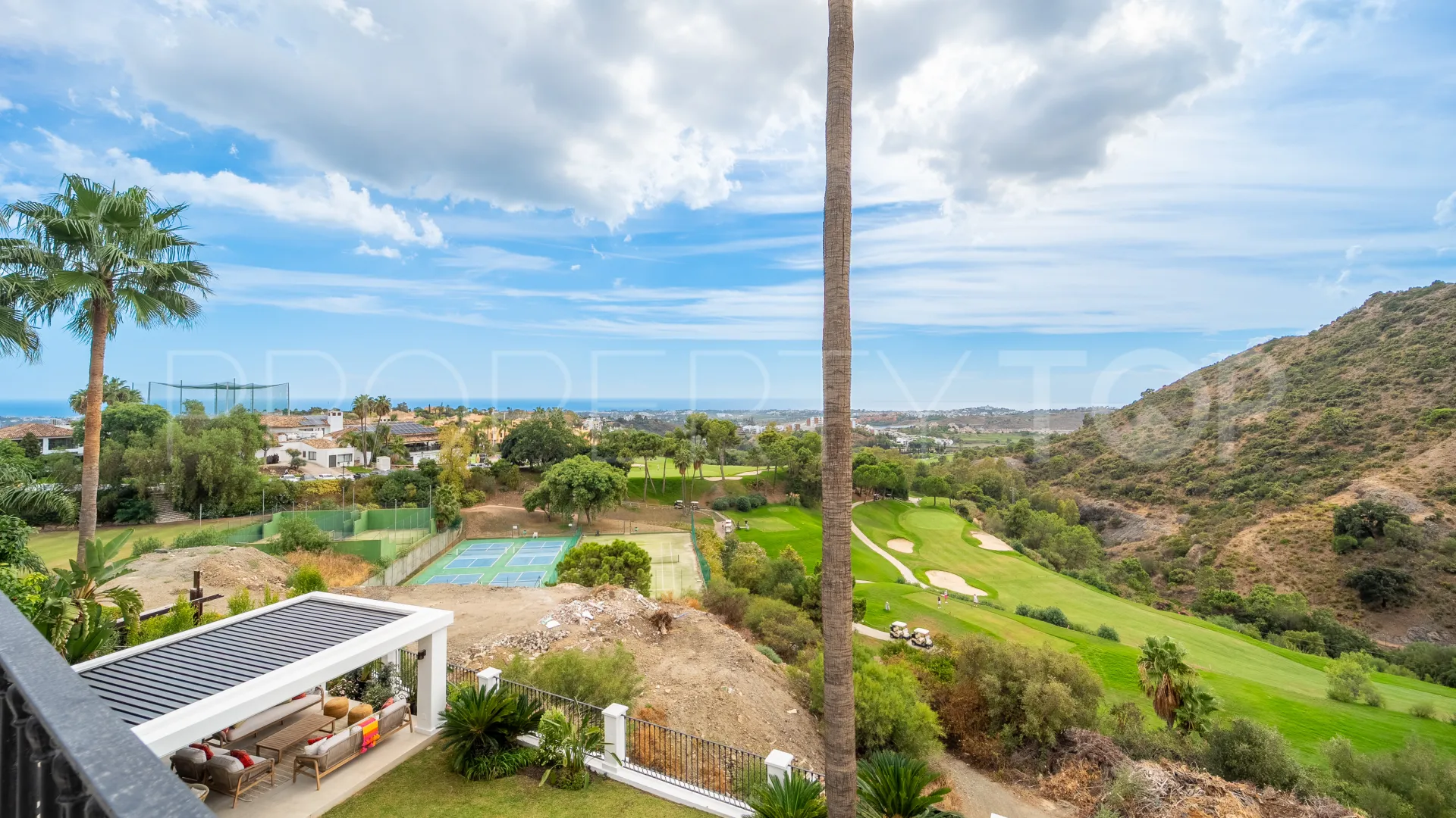 Villa a la venta en Los Arqueros de 5 dormitorios