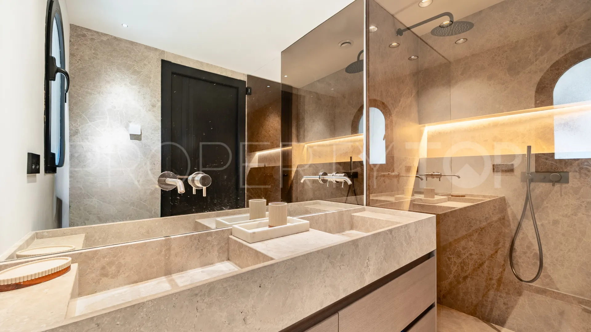 Villa a la venta en Los Arqueros de 5 dormitorios