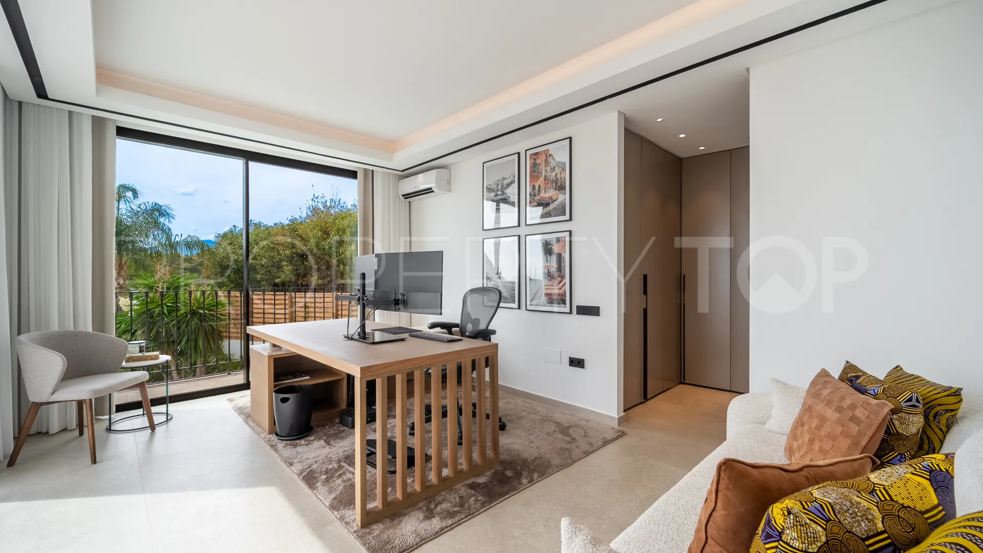 Villa a la venta en Los Arqueros de 5 dormitorios