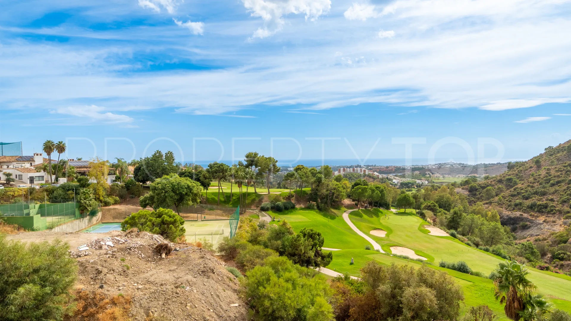 Villa a la venta en Los Arqueros de 5 dormitorios