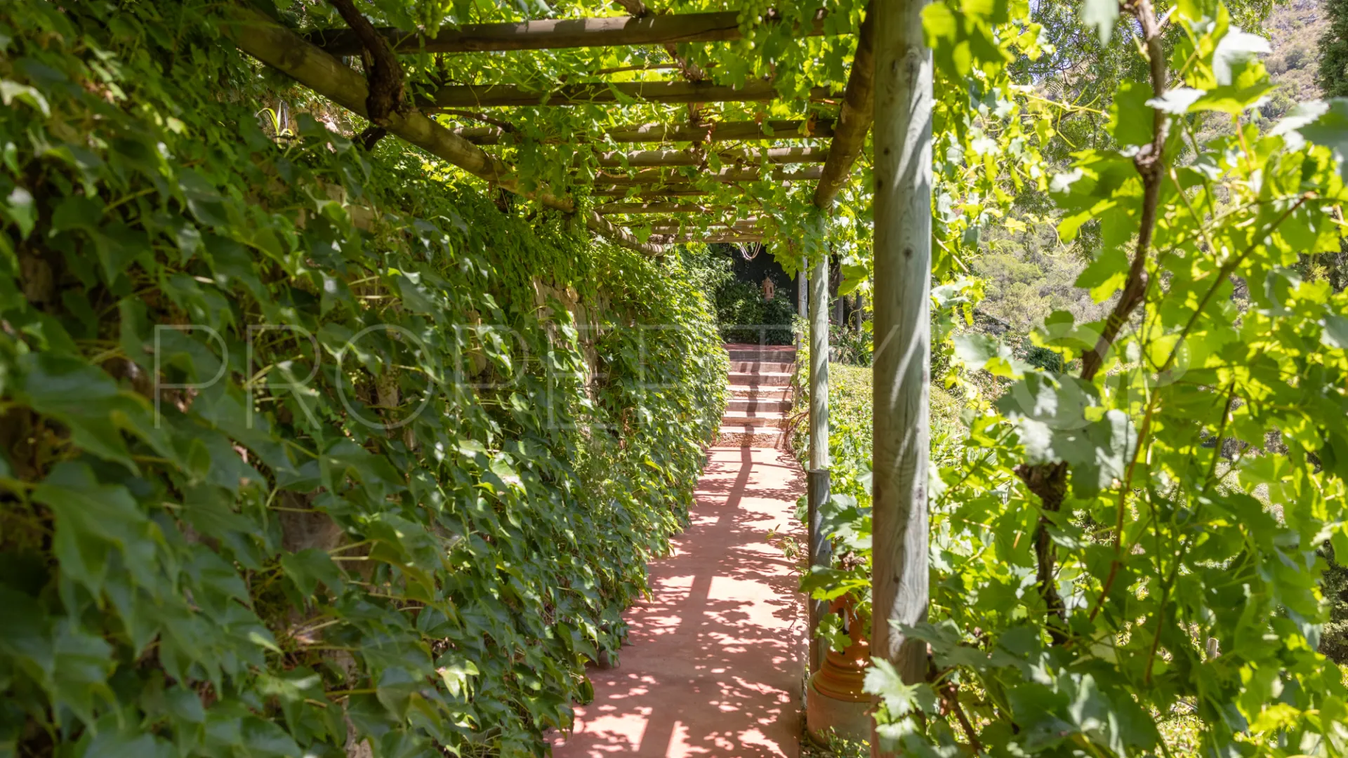 Villa for sale in Benahavis Centro