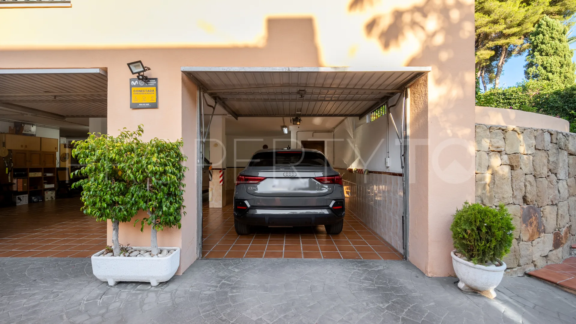 Se vende villa en Atalaya de Rio Verde con 5 dormitorios