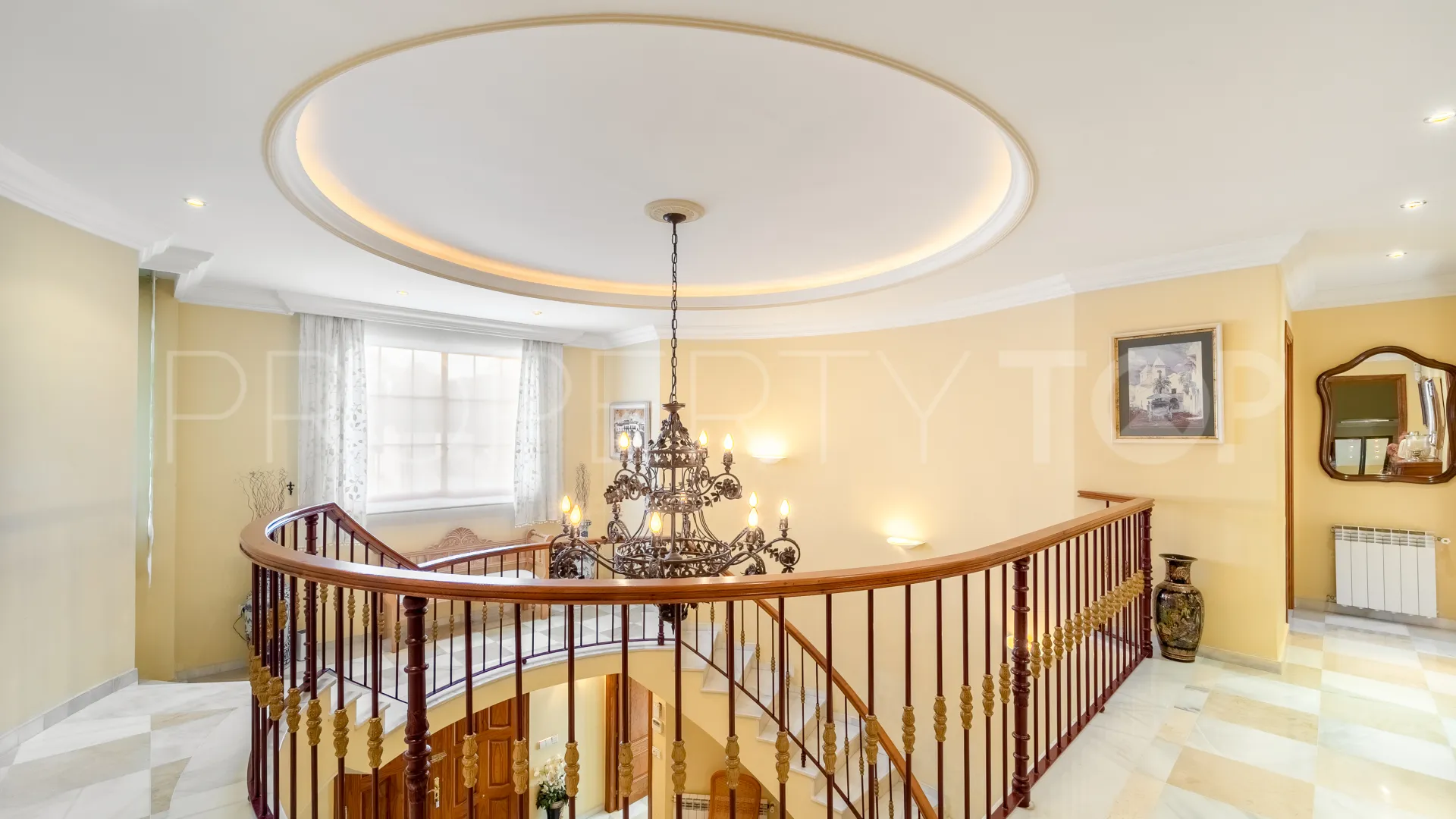 Se vende villa en Atalaya de Rio Verde con 5 dormitorios