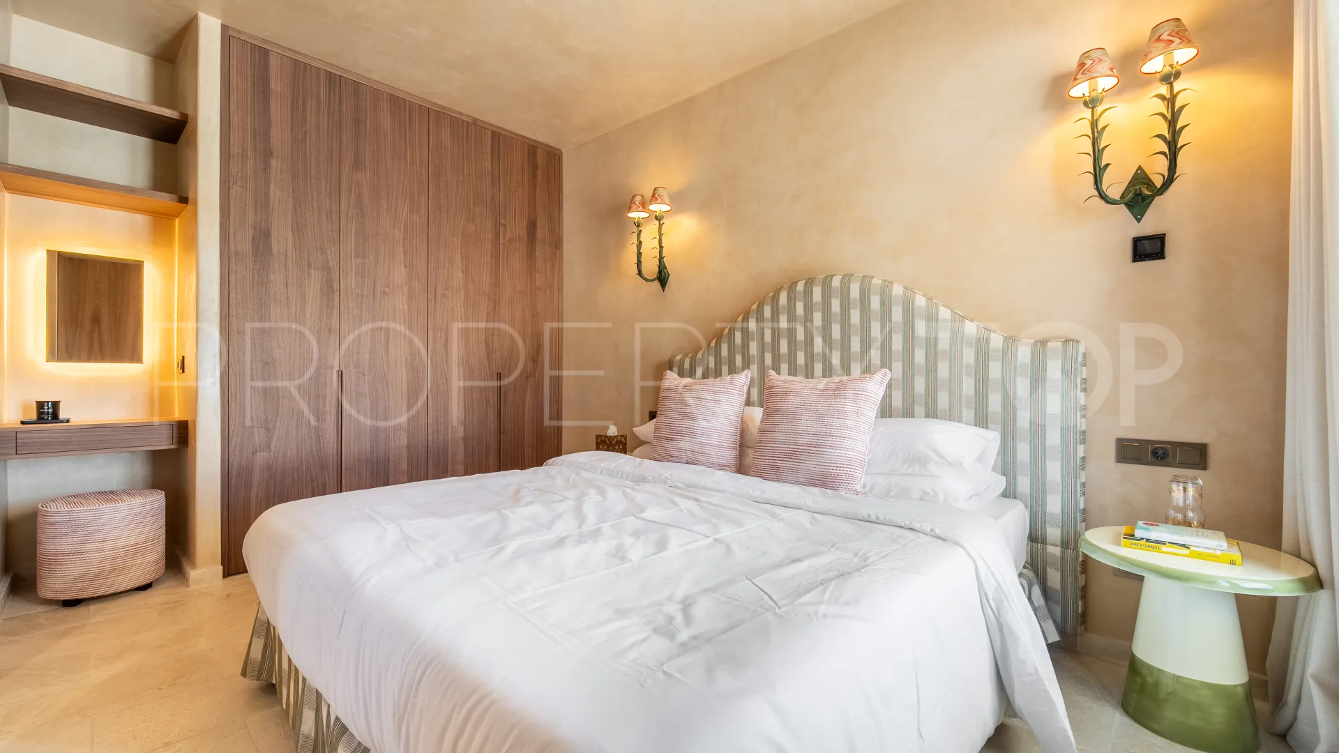 Se vende adosado en Lomas Pueblo de 2 dormitorios