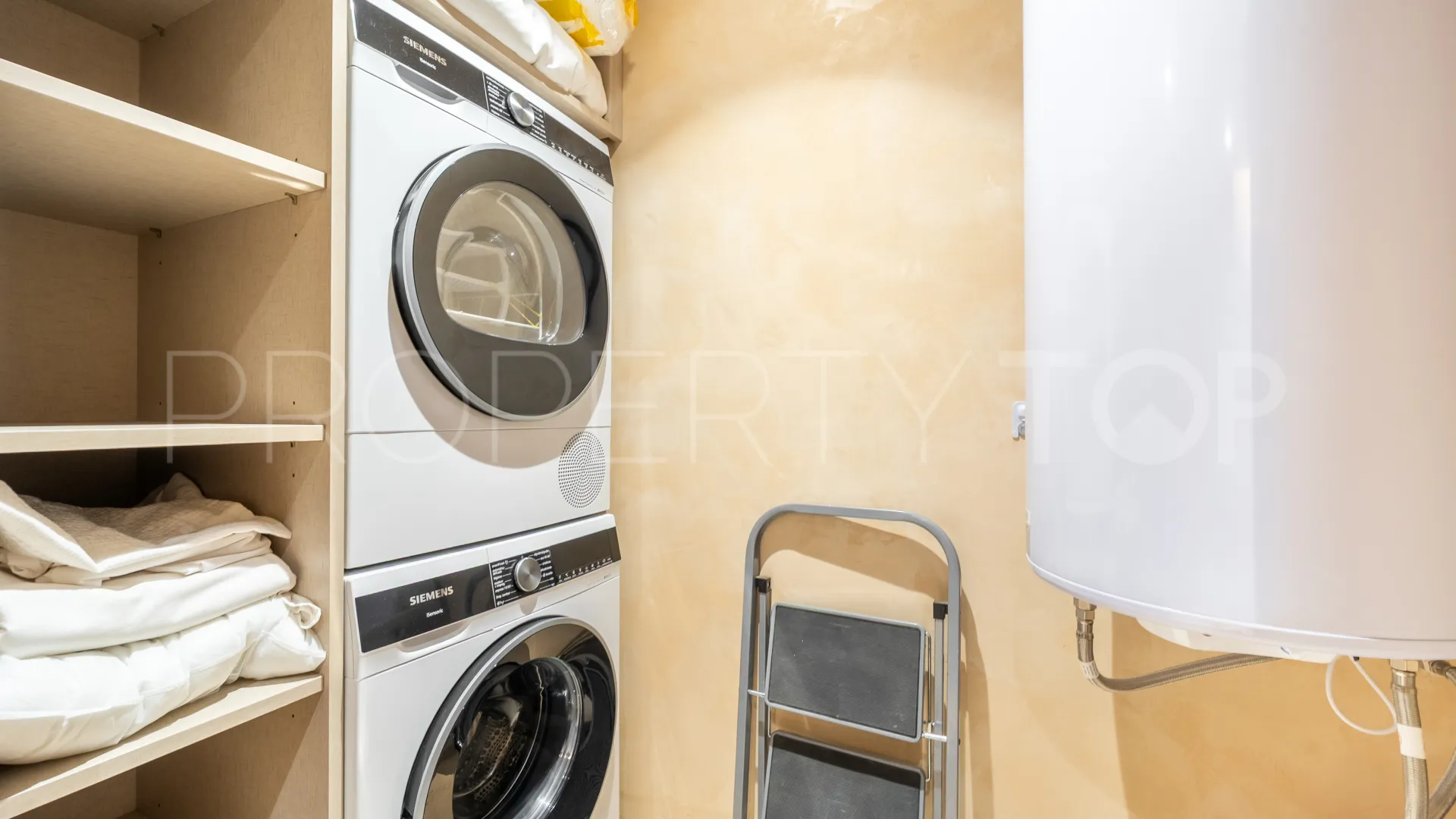 Se vende adosado en Lomas Pueblo de 2 dormitorios
