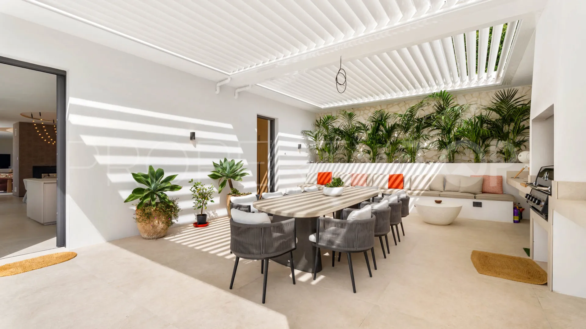 Villa for sale in El Paraiso