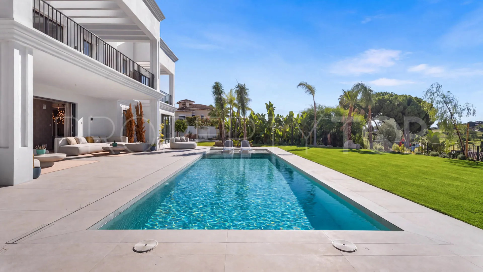Villa for sale in El Paraiso