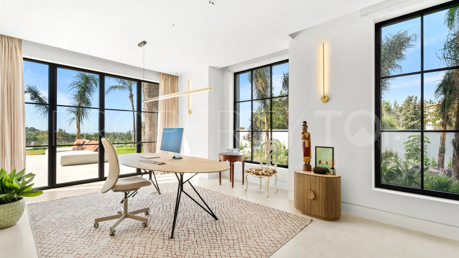 Villa for sale in El Paraiso