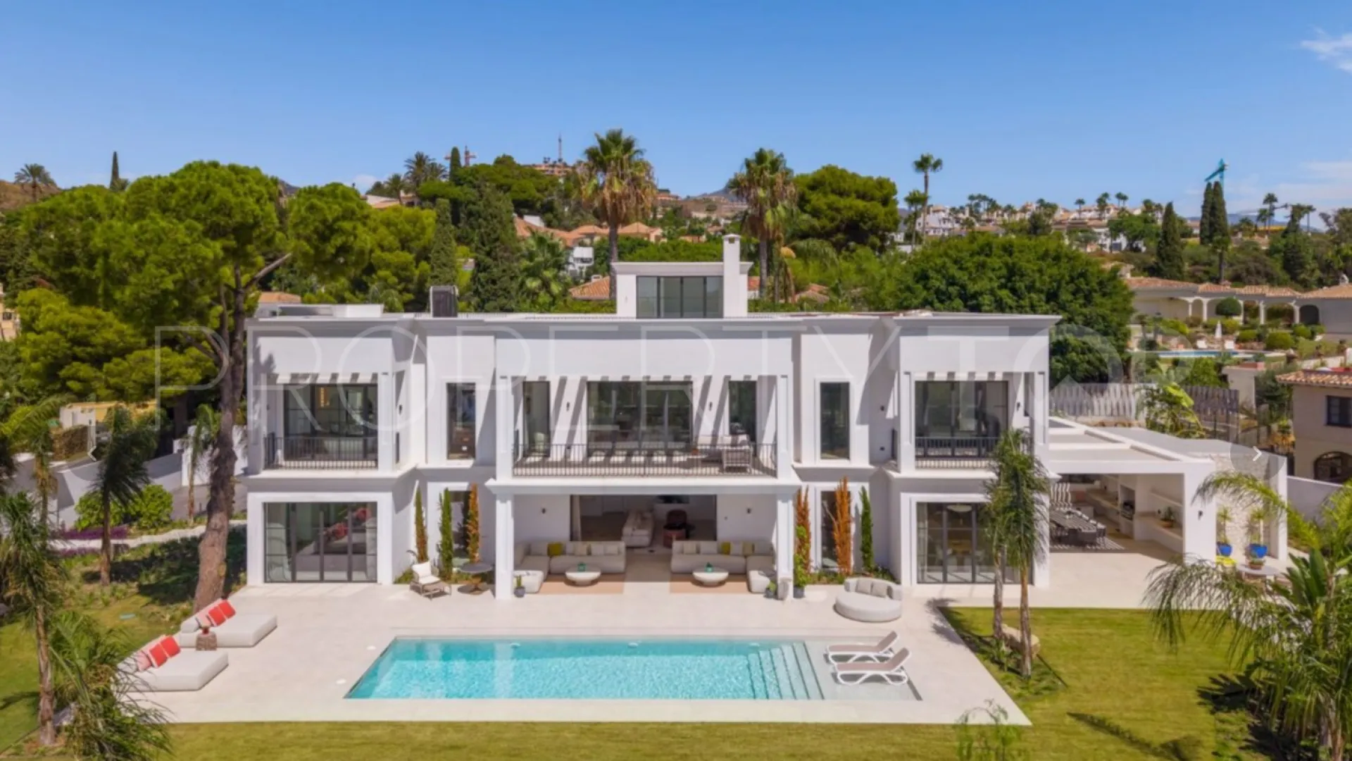 Villa for sale in El Paraiso