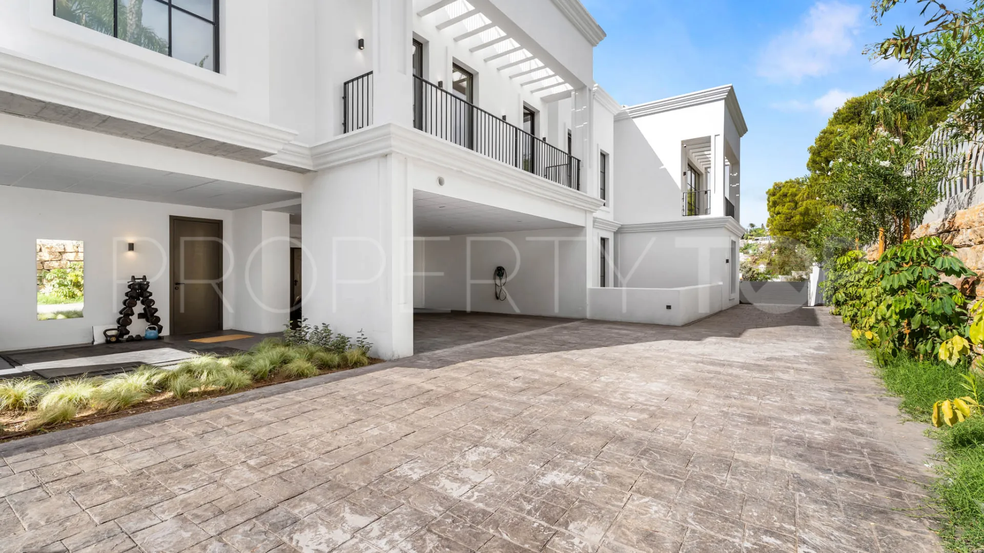 Villa for sale in El Paraiso